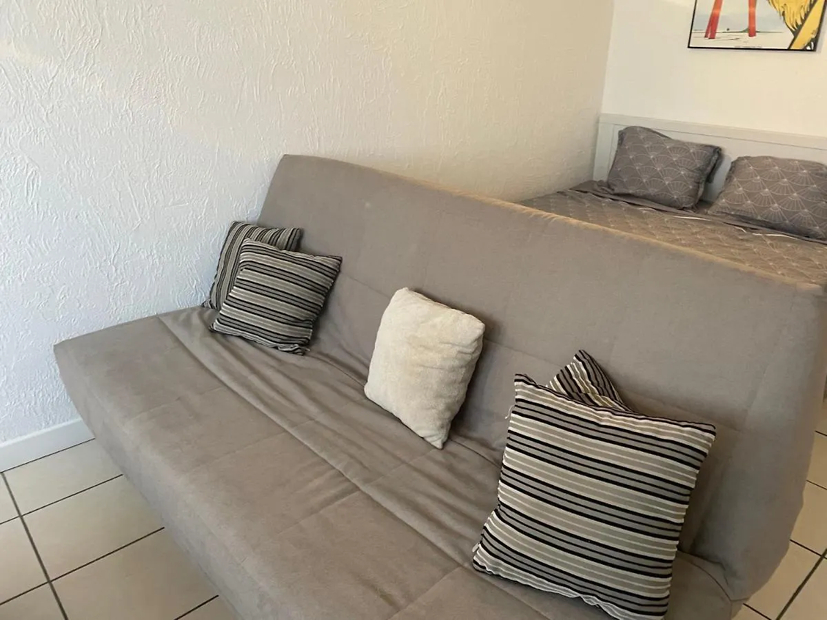 Grand Studio 7 minutes de la Plage et Climatisé sur Juan Les Pins Antibes Appartamento
