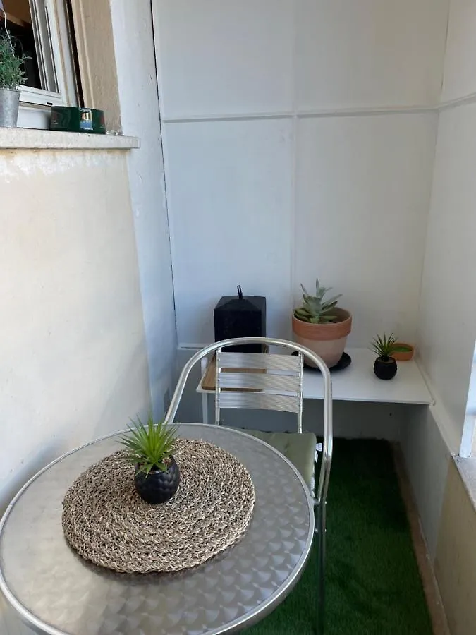 Grand Studio 7 minutes de la Plage et Climatisé sur Juan Les Pins Antibes Appartamento